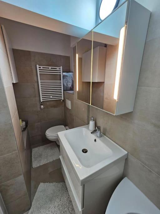 Affordable Suite In Vienna'S Hotpoint Esterno foto