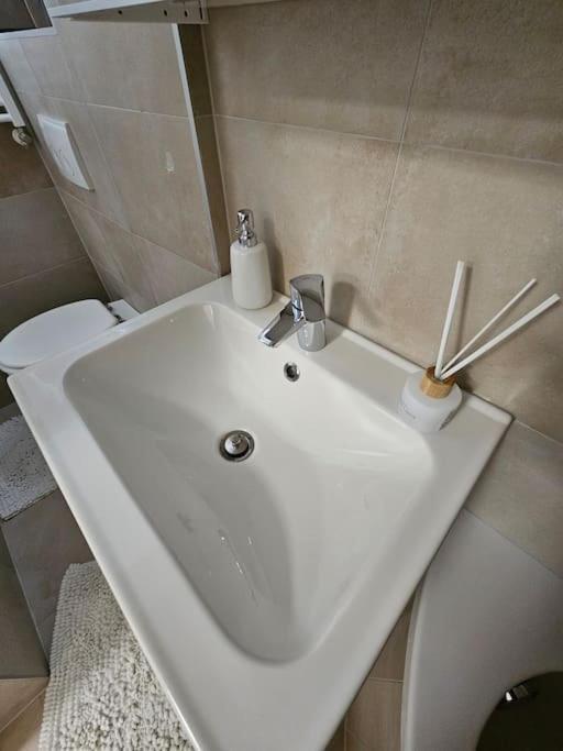 Affordable Suite In Vienna'S Hotpoint Esterno foto